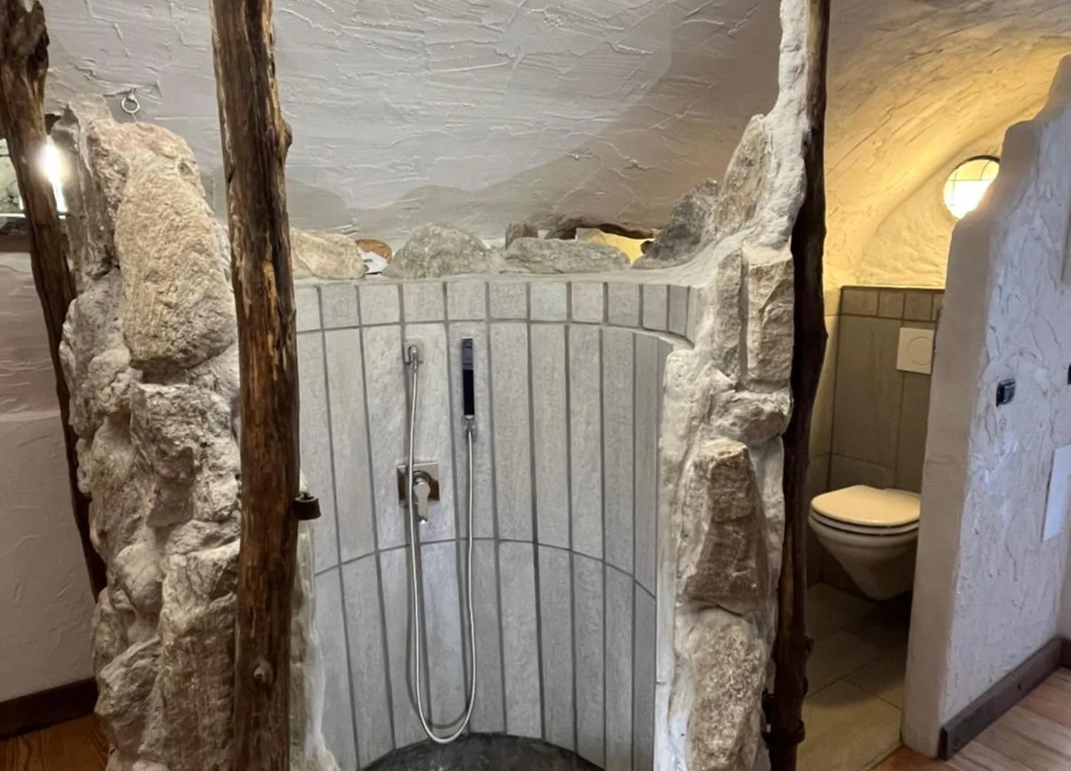 בית נופש Appartamenti Montemezzo Le Case In Pietra La Torretta