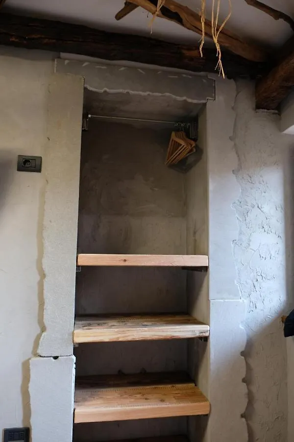 Ferienhaus Appartamenti Montemezzo Le Case In Pietra La Torretta