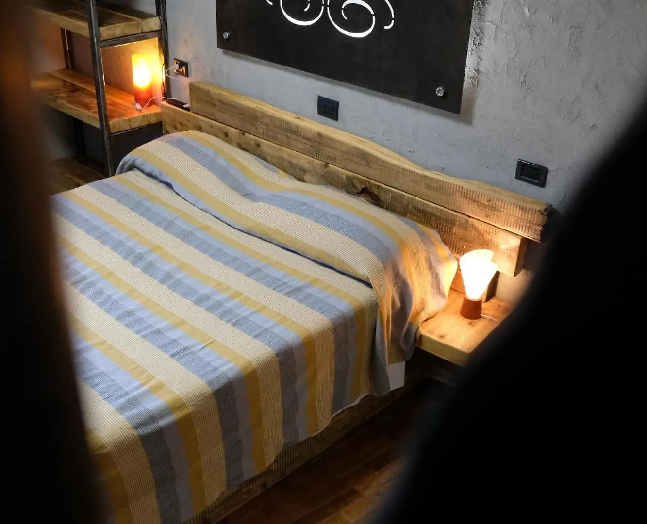 Ferienhaus Appartamenti Montemezzo Le Case In Pietra La Torretta