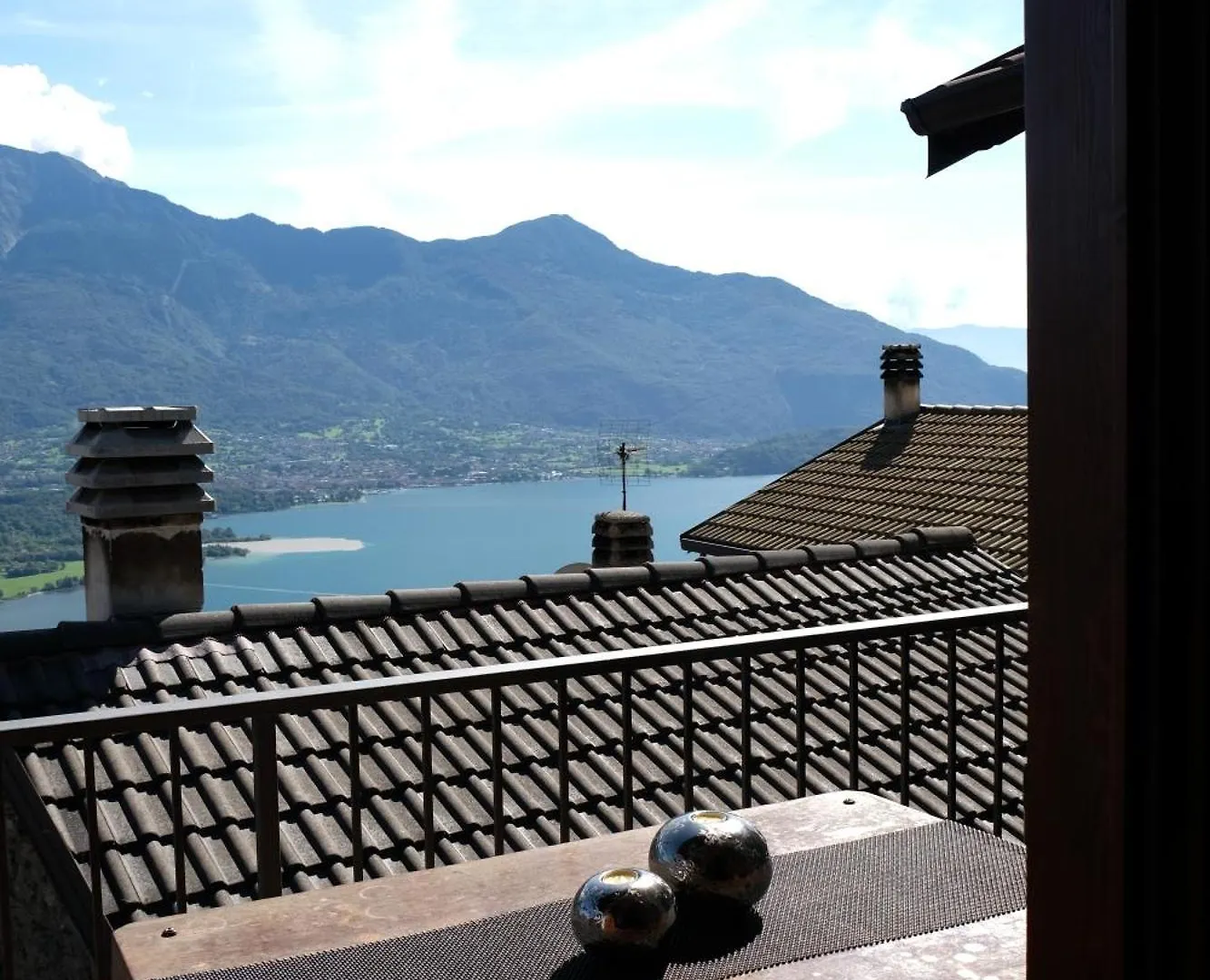 Appartamenti Montemezzo Le Case In Pietra La Torretta