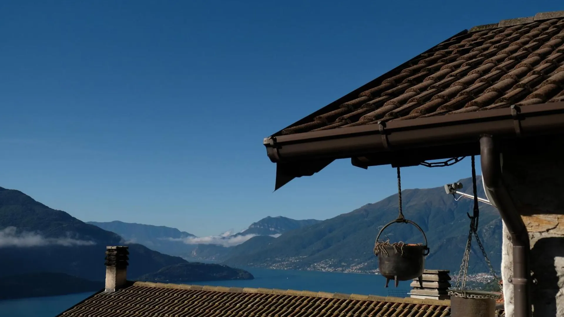 Appartamenti Montemezzo Le Case In Pietra La Torretta